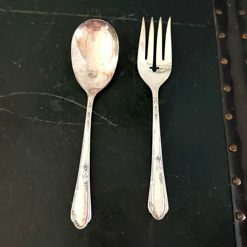 Wm. A Rogers A1 Plus Oneida Ltd. MEADOWBROOK Serving Fork & Spoon Set